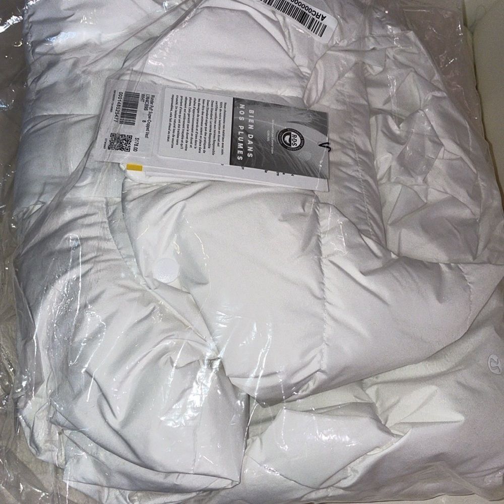 LULULEMON WUNDER Puff SUPER CROPPED vest WHITE SIZE 8 perfect cute NWT - Picture 6 of 7